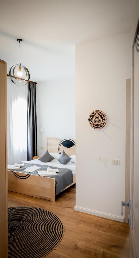 Conacul Olarilor Bed and Breakfast Baia de Fier Exteriör bild